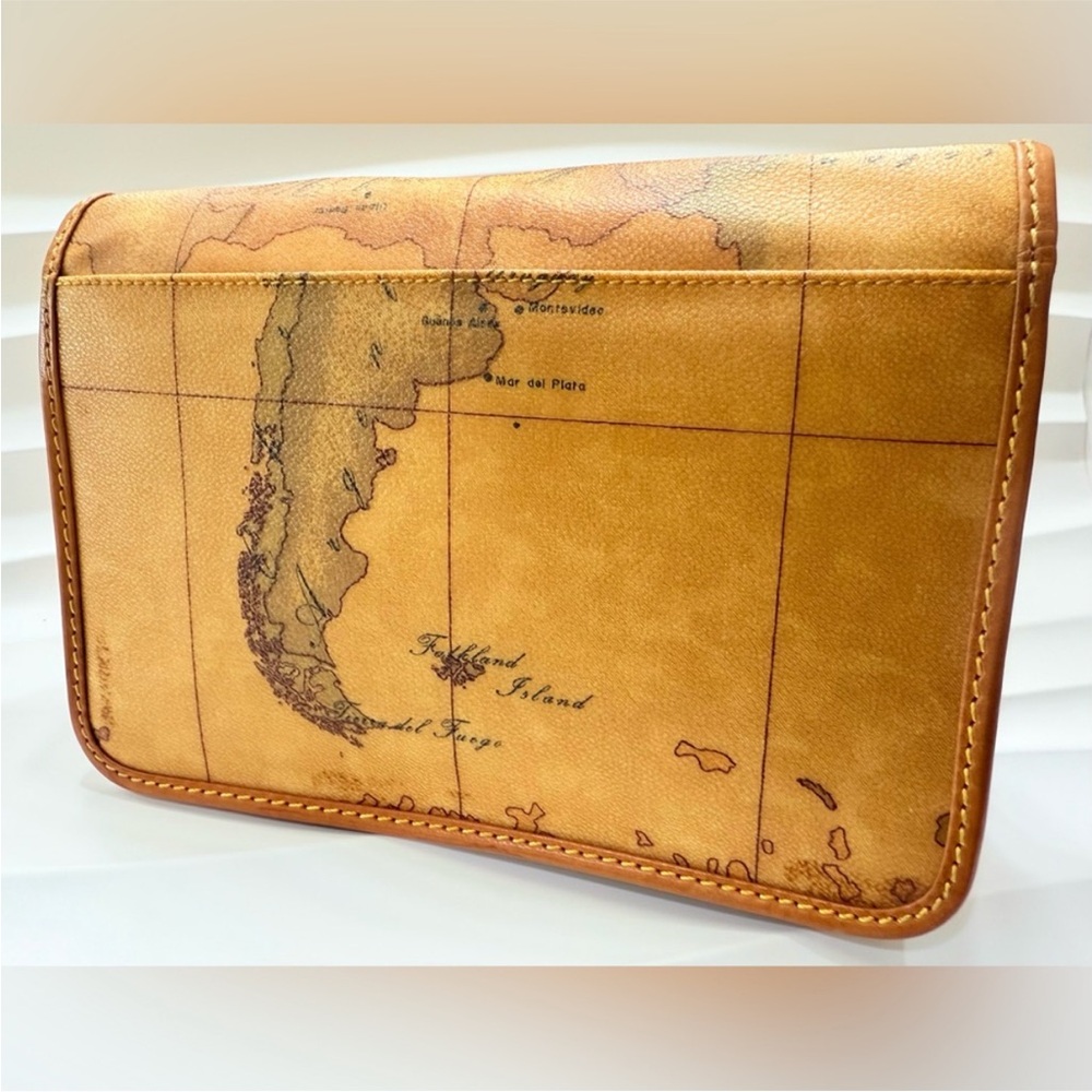 Alviero Martini 1a Classe Geo- Clutch wristlet bag EUC - Picture 7 of 15